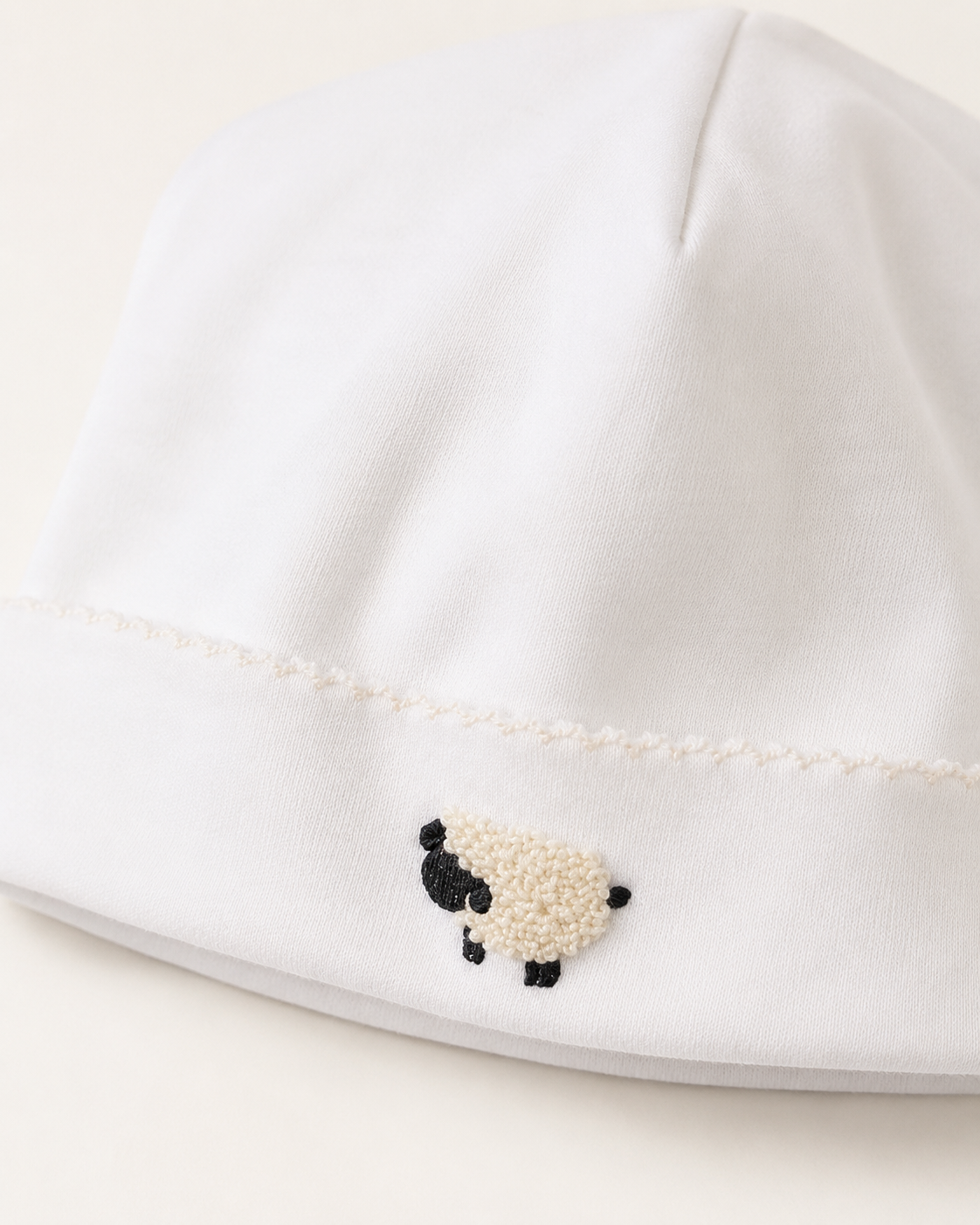 Gorro bebé algodón Pima con bordado de ovejita