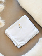 Manta suave doble para bebé blanca con pequeño bordado de oveja para mayor comodidad